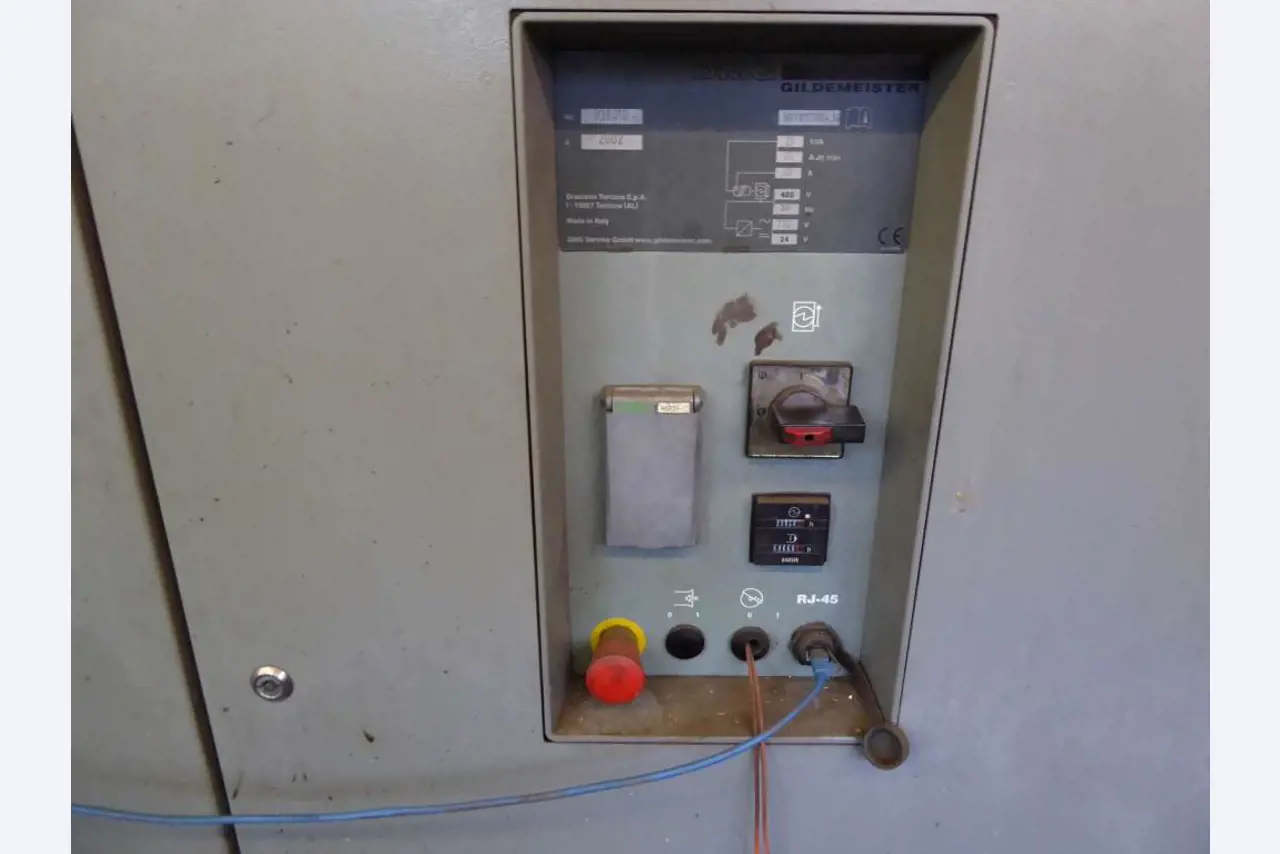 Máquinas para la fabricación de herrajes para muebles y juegos de puertas-12