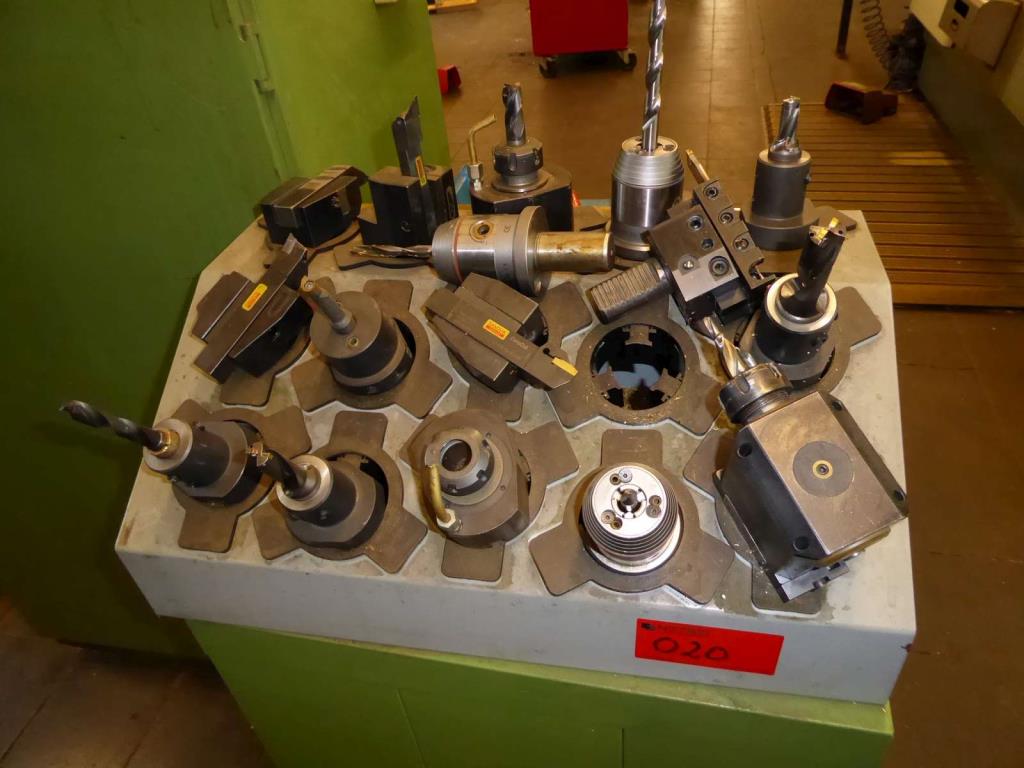 Máquinas para la fabricación de herrajes para muebles y juegos de puertas-15