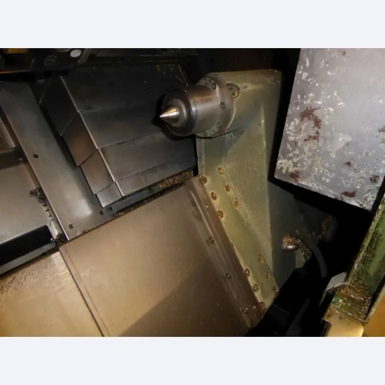 Máquinas para la fabricación de herrajes para muebles y juegos de puertas-20