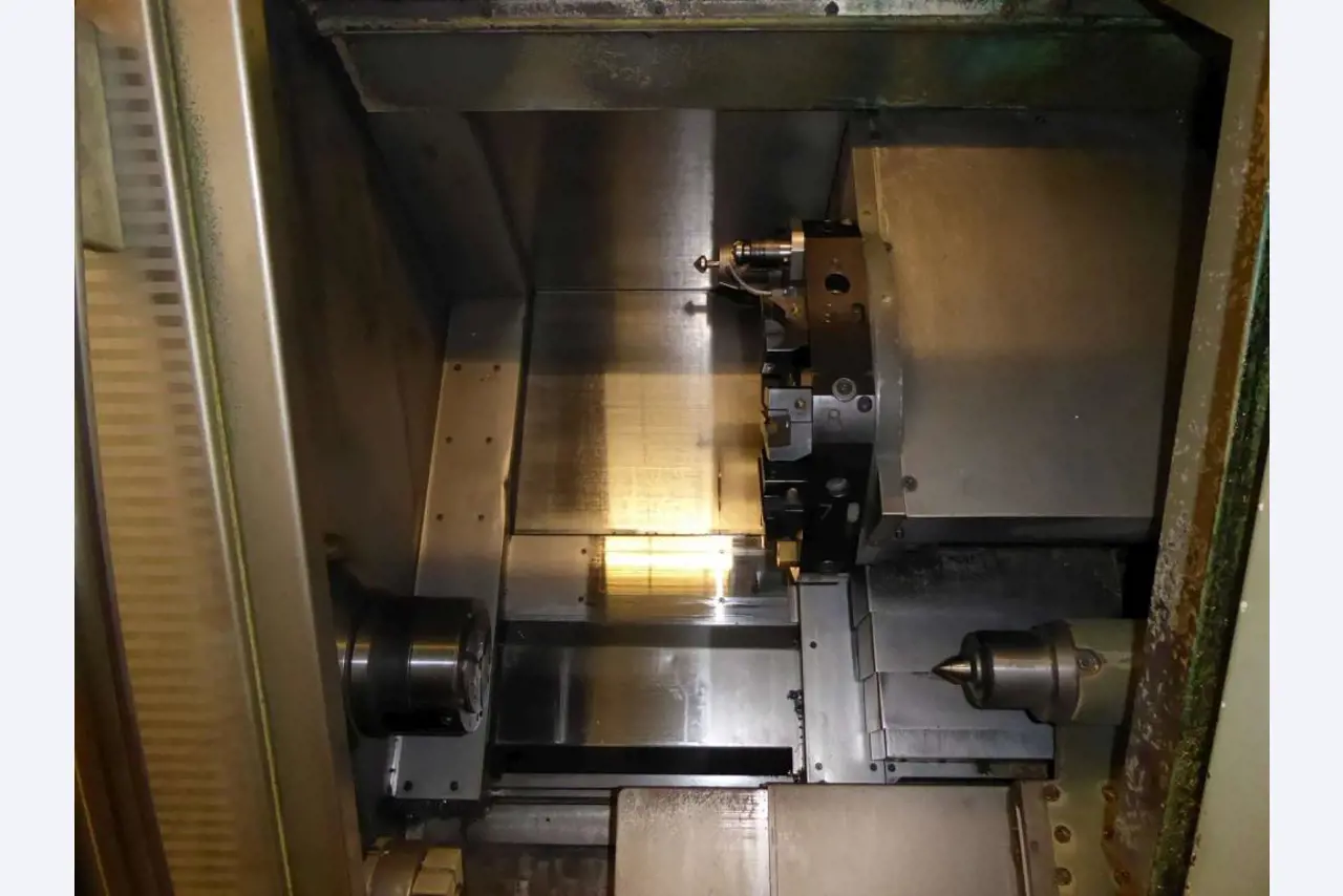 Máquinas para la fabricación de herrajes para muebles y juegos de puertas-3