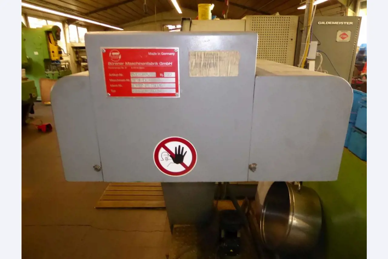 Máquinas para la fabricación de herrajes para muebles y juegos de puertas-6