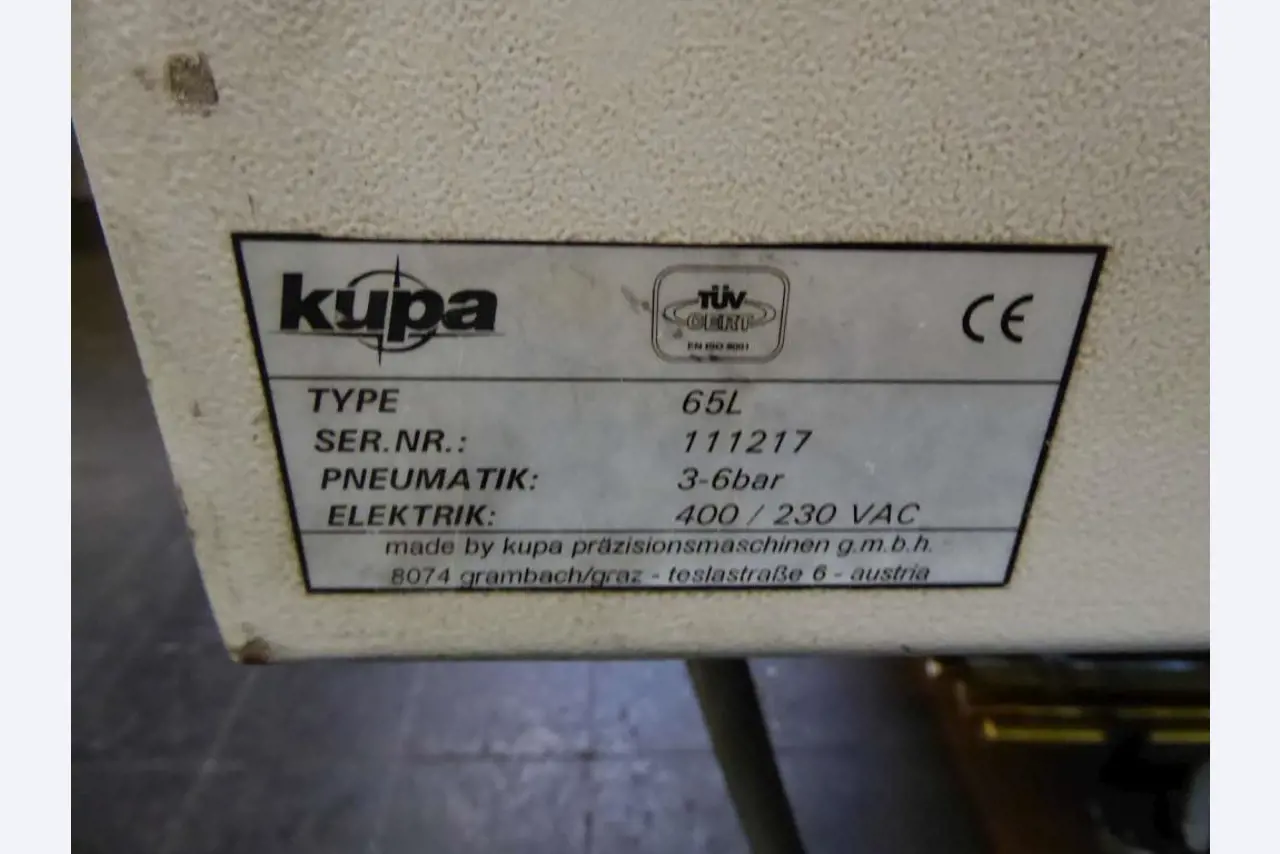 Máquinas para la fabricación de herrajes para muebles y juegos de puertas-8