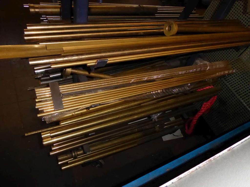 Maszyny do produkcji okuć meblowych i zestawów drzwiowych-6