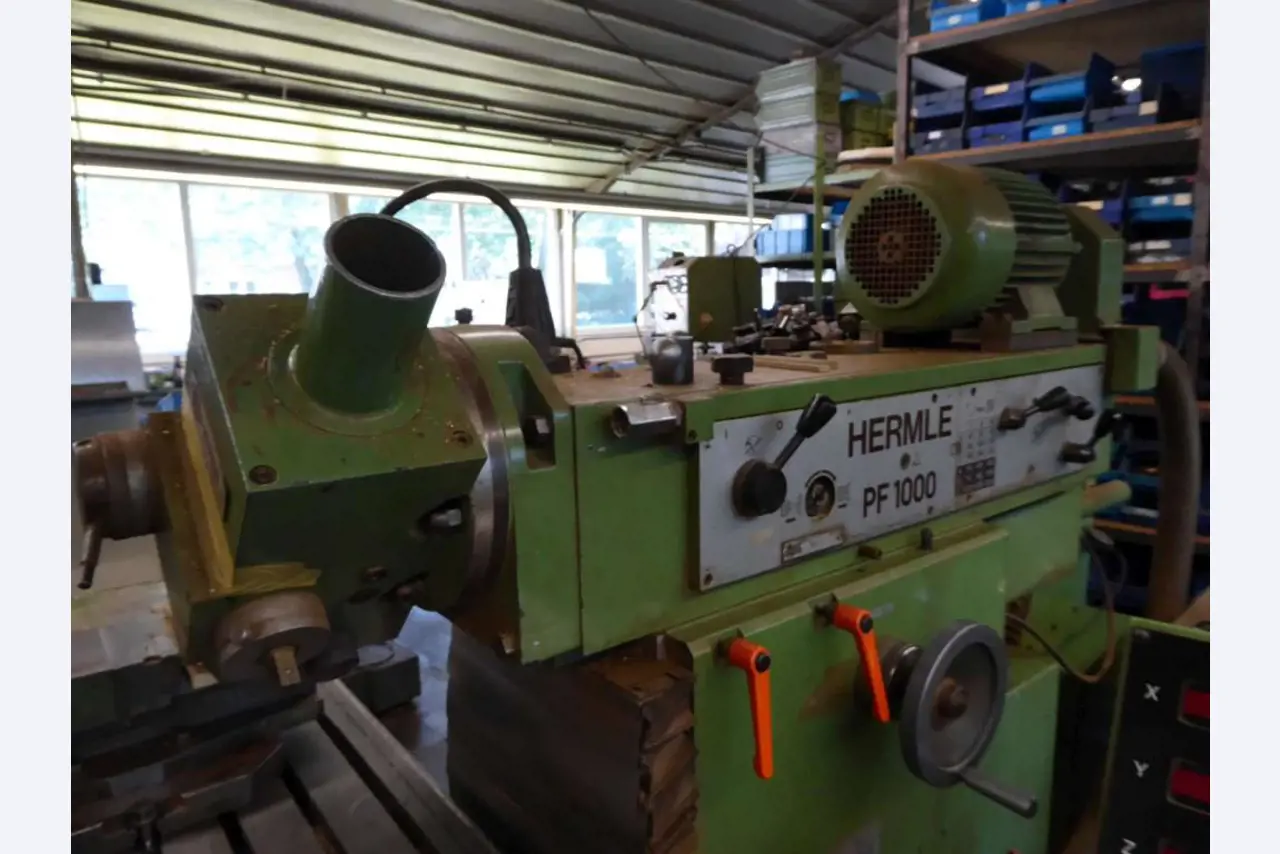 Máquinas para la fabricación de herrajes para muebles y juegos de puertas-13