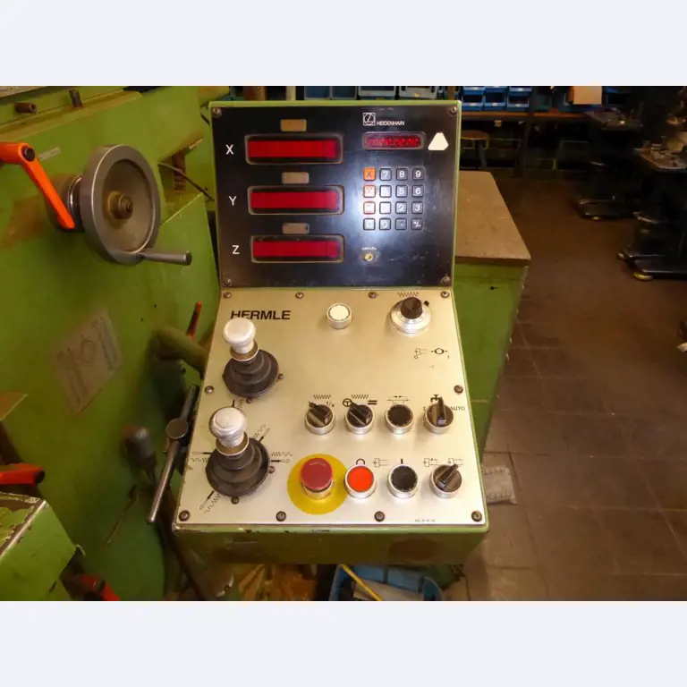 Máquinas para la fabricación de herrajes para muebles y juegos de puertas-15