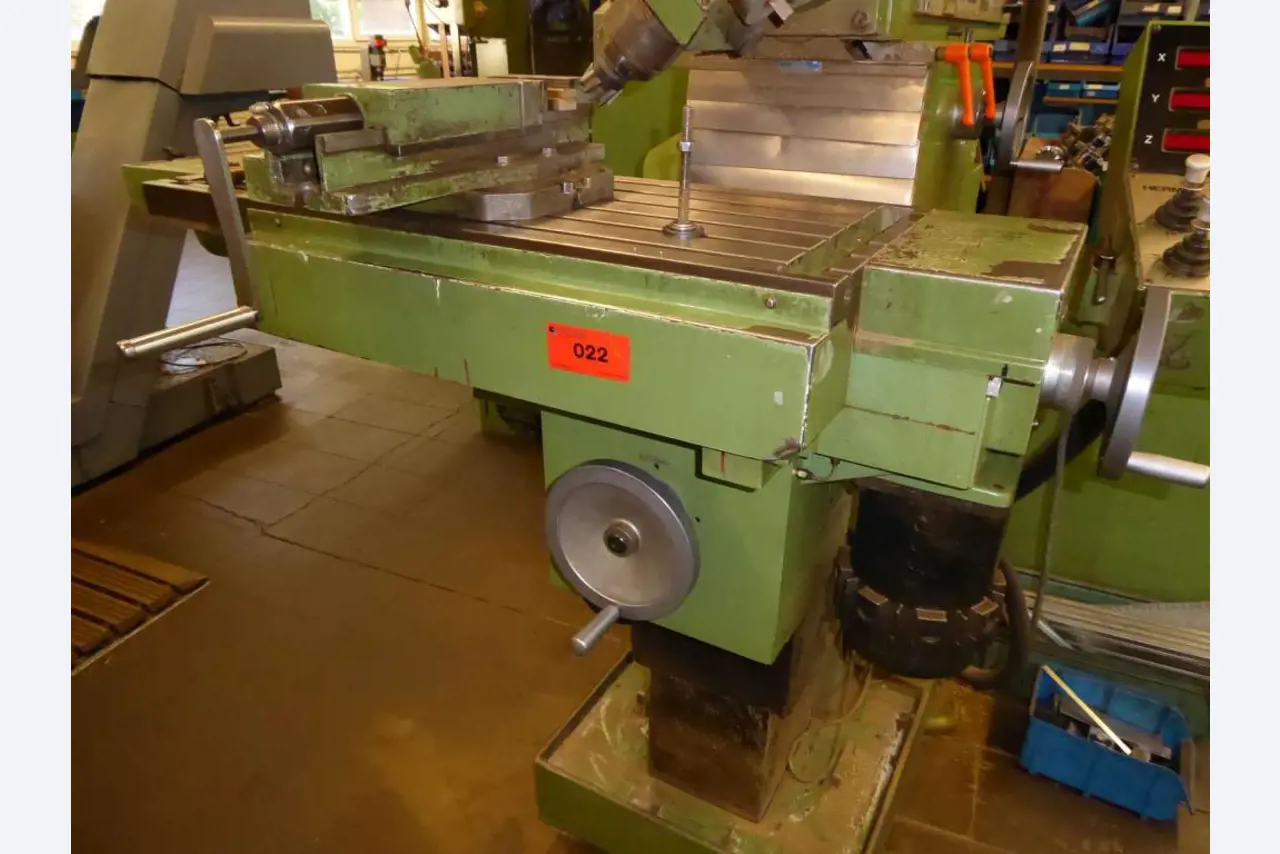 Máquinas para la fabricación de herrajes para muebles y juegos de puertas-16