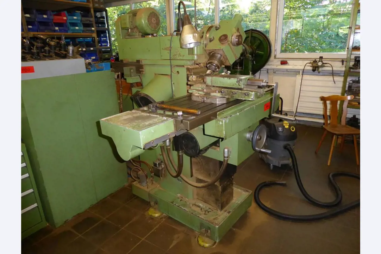 Máquinas para la fabricación de herrajes para muebles y juegos de puertas-1