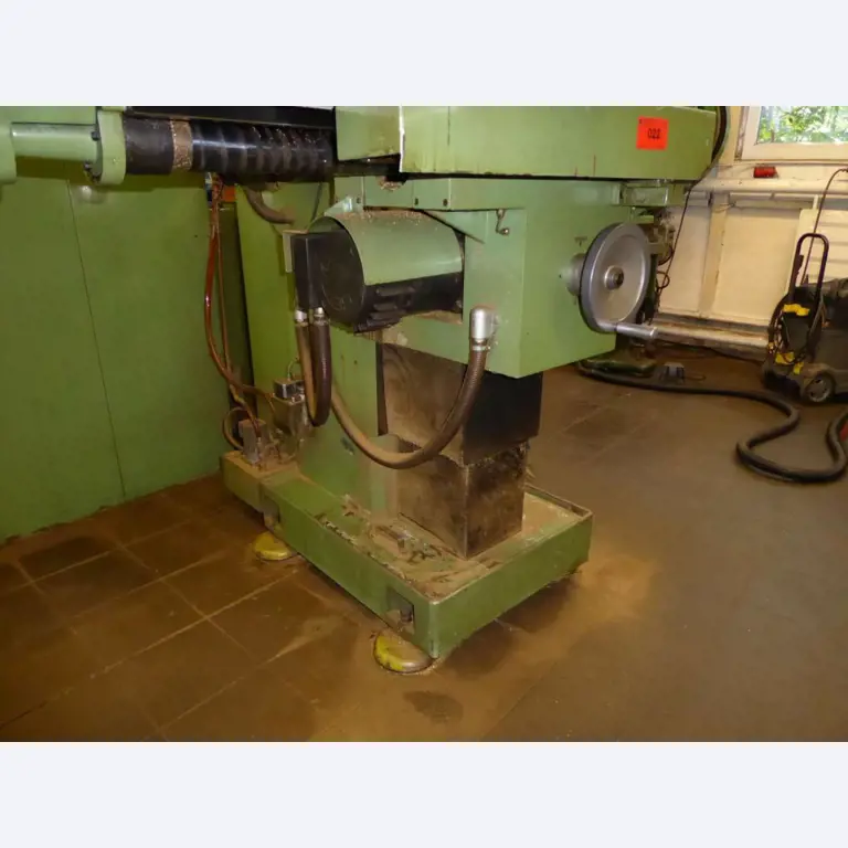 Máquinas para la fabricación de herrajes para muebles y juegos de puertas-3