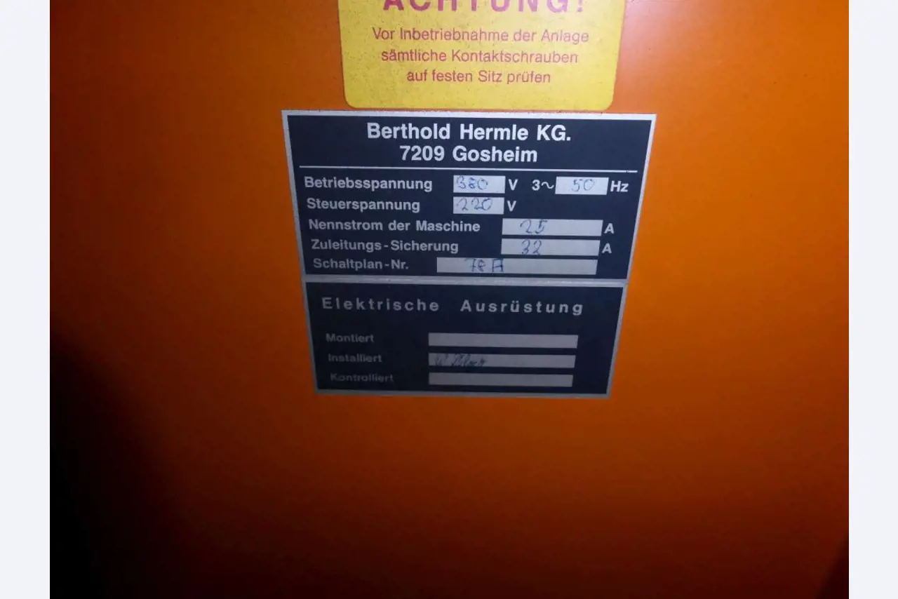 Máquinas para la fabricación de herrajes para muebles y juegos de puertas-6