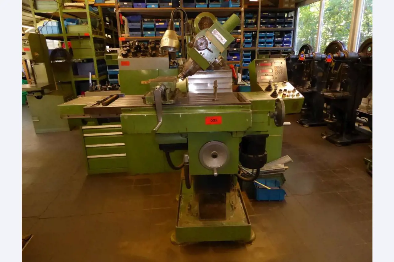 Máquinas para la fabricación de herrajes para muebles y juegos de puertas-8