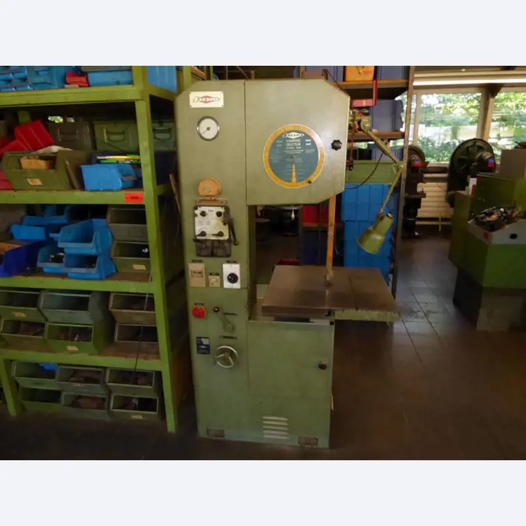 Máquinas para la fabricación de herrajes para muebles y juegos de puertas-3