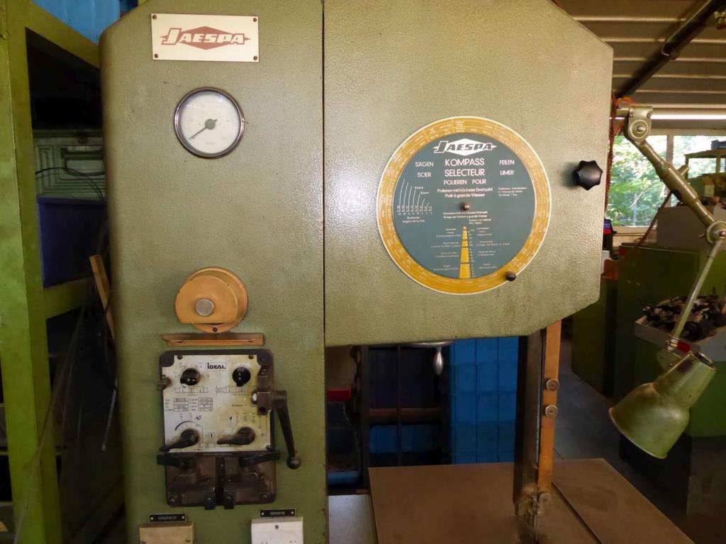 Maszyny do produkcji okuć meblowych i zestawów drzwiowych-4