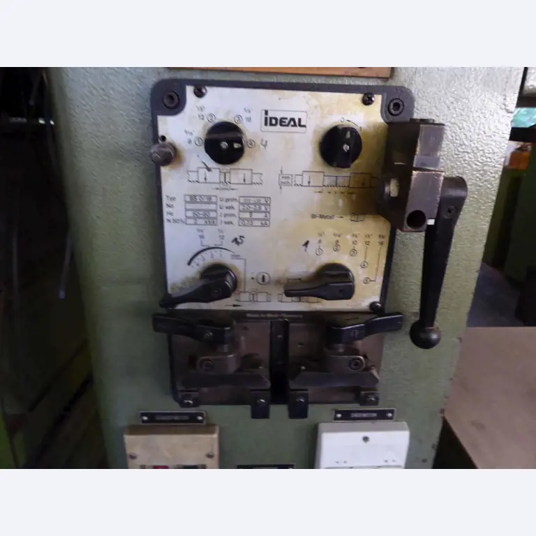 Máquinas para la fabricación de herrajes para muebles y juegos de puertas-7