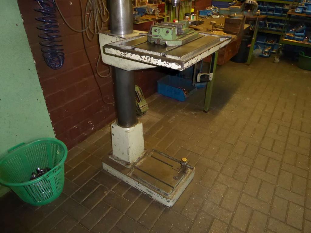 Maszyny do produkcji okuć meblowych i zestawów drzwiowych-8