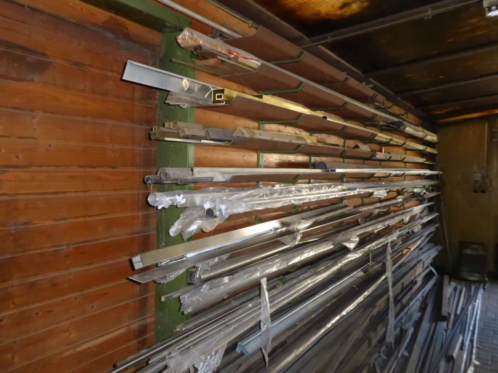 Maszyny do produkcji okuć meblowych i zestawów drzwiowych-13