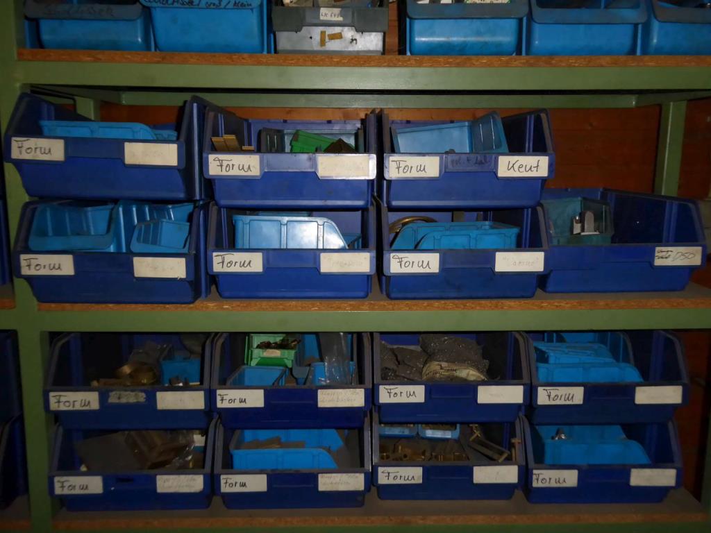 Maszyny do produkcji okuć meblowych i zestawów drzwiowych-4