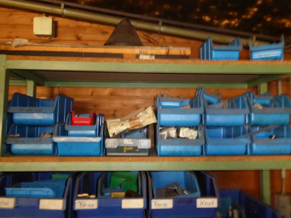 Maszyny do produkcji okuć meblowych i zestawów drzwiowych-5