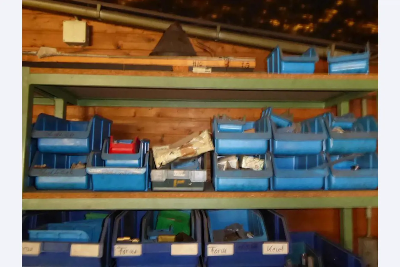 Machines voor de productie van meubelbeslag en deurbeslag-5