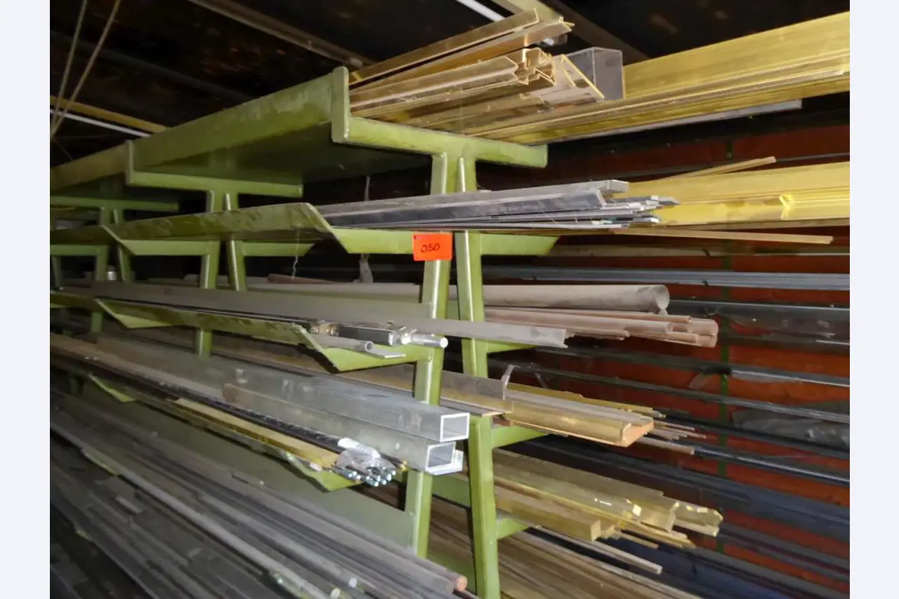 Stroji za proizvodnjo pohištvenega okovja in vratnih garnitur-9