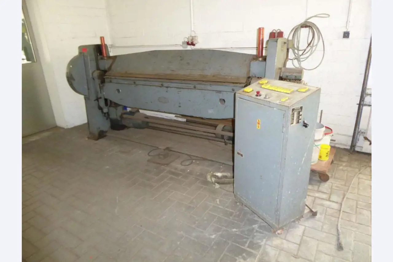 Machines for the production of furniture fittings and door sets-2