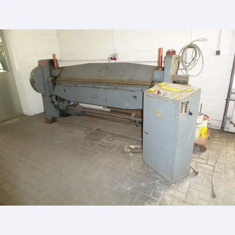 Machines voor de productie van meubelbeslag en deurbeslag-2