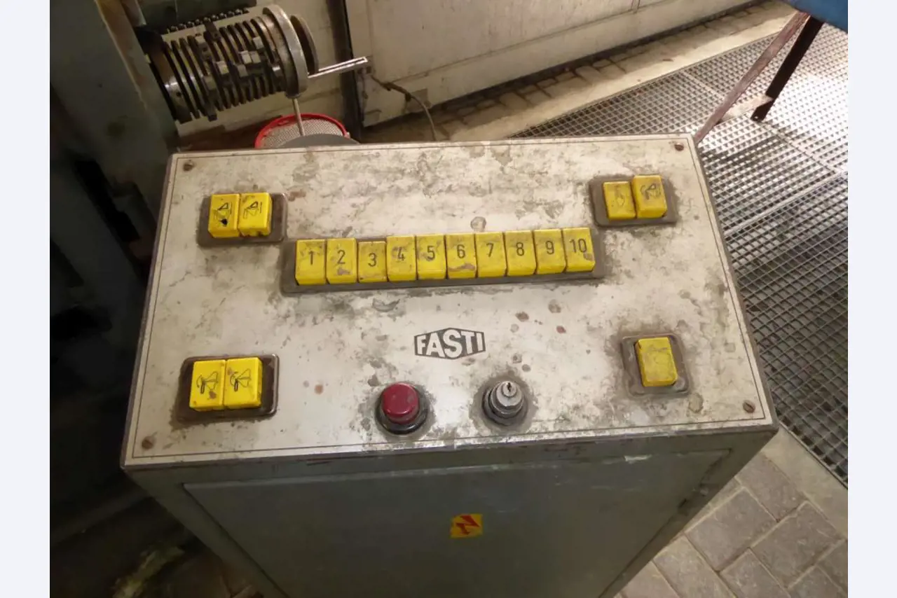 Machines voor de productie van meubelbeslag en deurbeslag-6