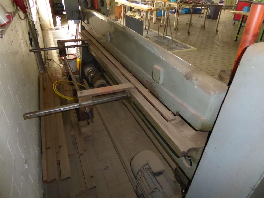 Maszyny do produkcji okuć meblowych i zestawów drzwiowych-9