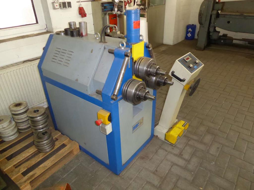 Maszyny do produkcji okuć meblowych i zestawów drzwiowych-3