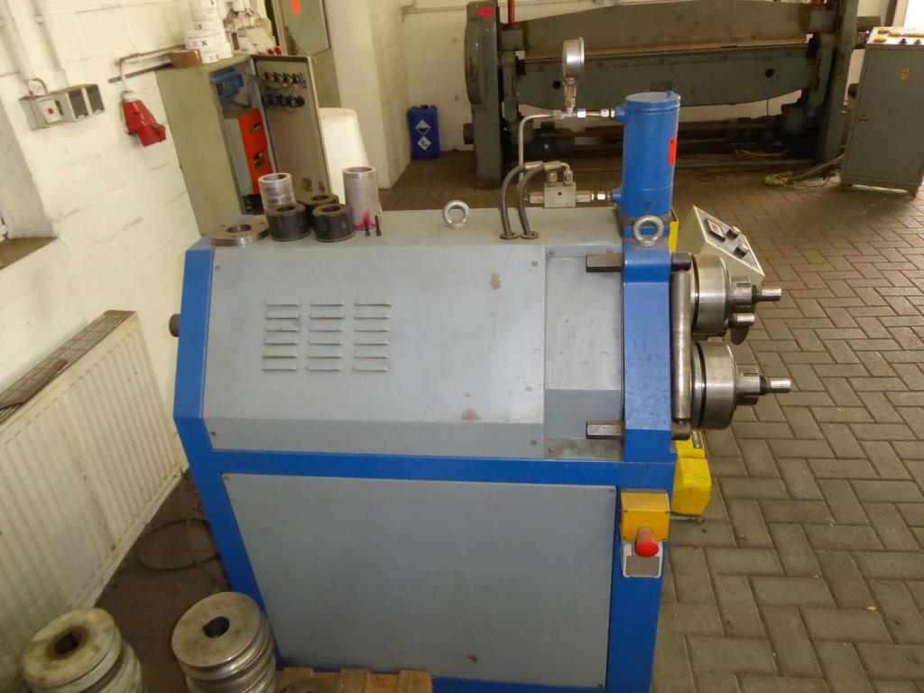 Maszyny do produkcji okuć meblowych i zestawów drzwiowych-7