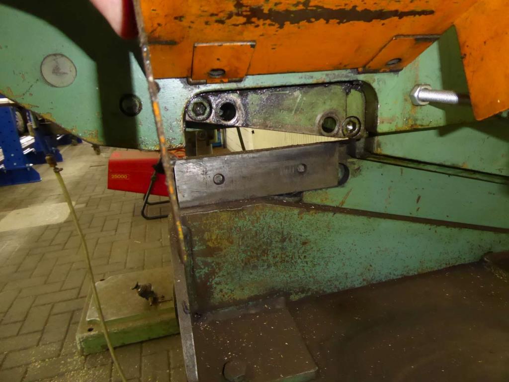 Maszyny do produkcji okuć meblowych i zestawów drzwiowych-6