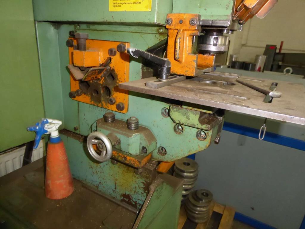 Maszyny do produkcji okuć meblowych i zestawów drzwiowych-8