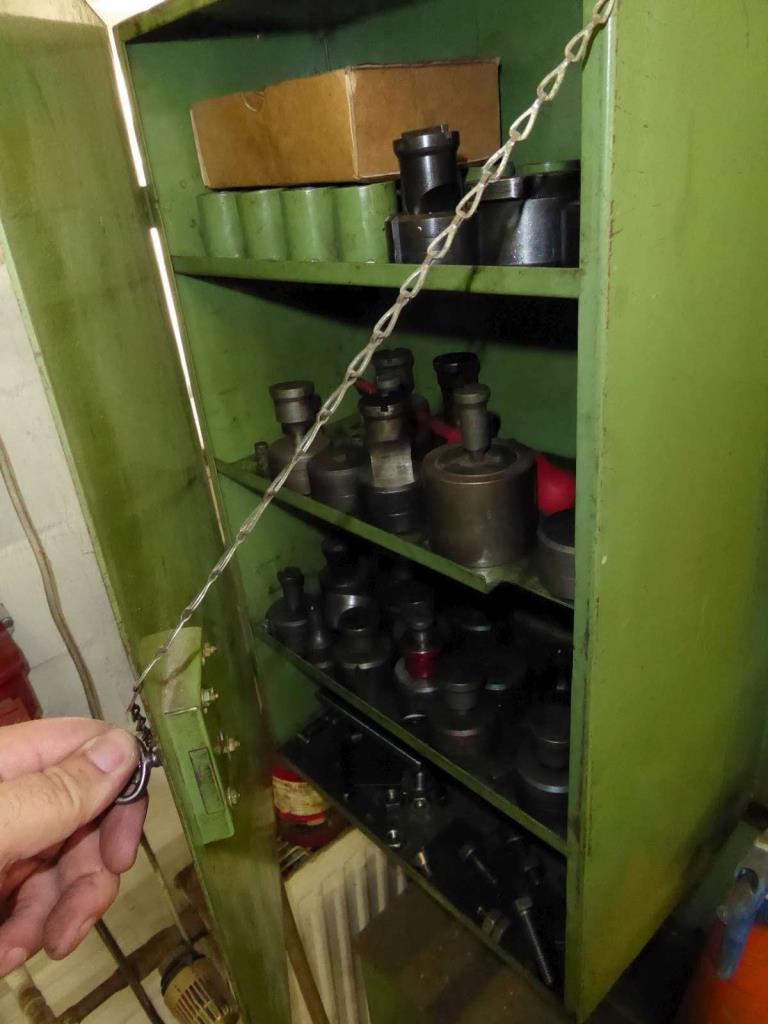 Maszyny do produkcji okuć meblowych i zestawów drzwiowych-9