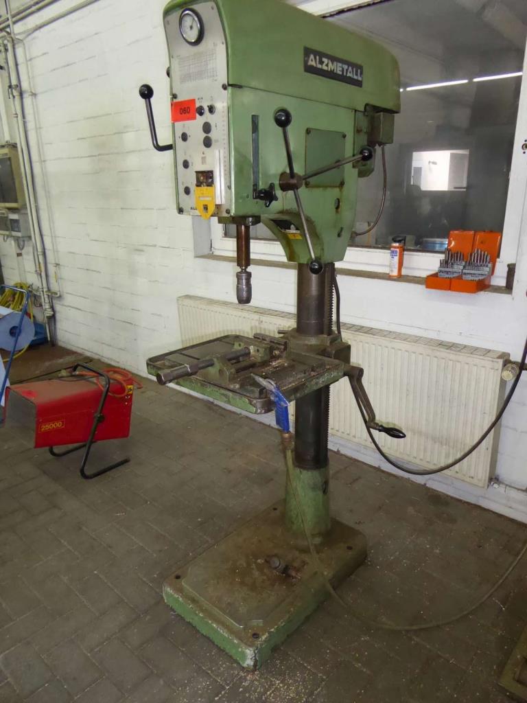 Maszyny do produkcji okuć meblowych i zestawów drzwiowych-2