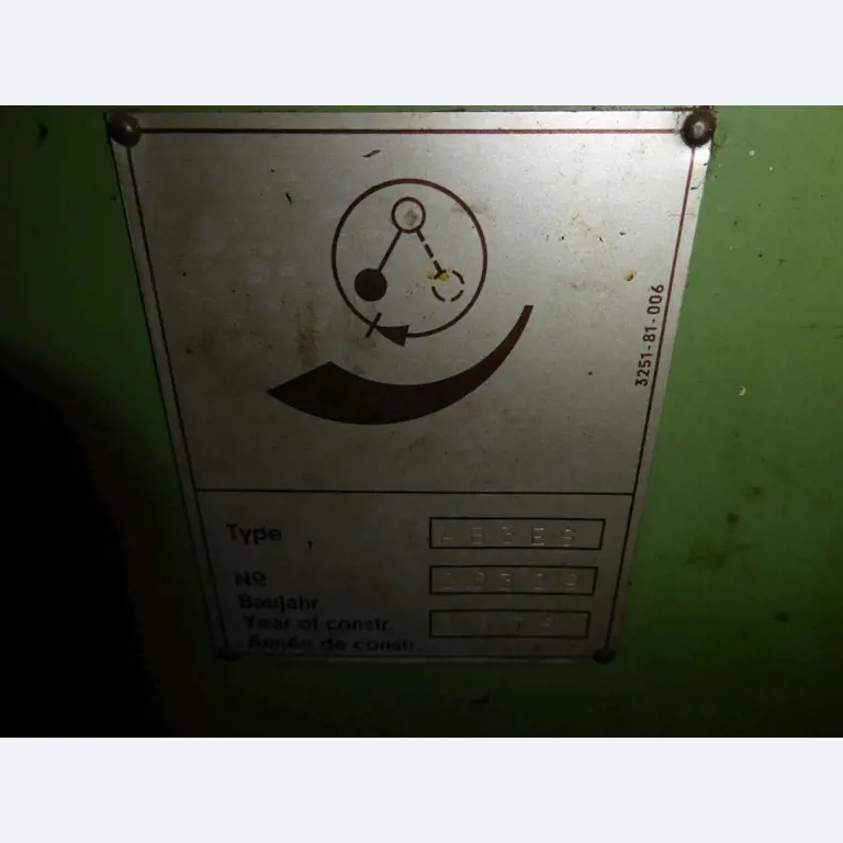 Máquinas para la fabricación de herrajes para muebles y juegos de puertas-7