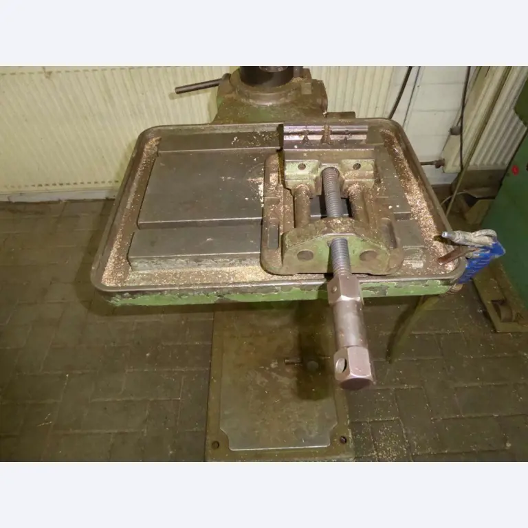 Máquinas para la fabricación de herrajes para muebles y juegos de puertas-8