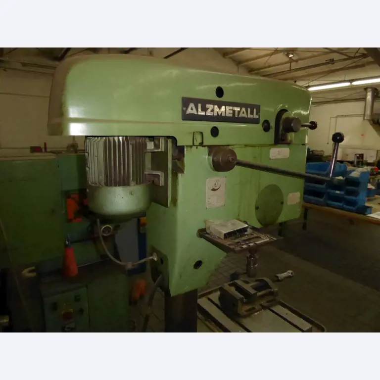 Máquinas para la fabricación de herrajes para muebles y juegos de puertas-9