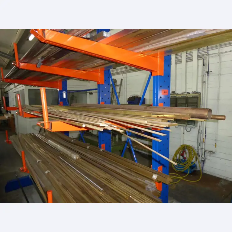 Máquinas para la fabricación de herrajes para muebles y juegos de puertas-6