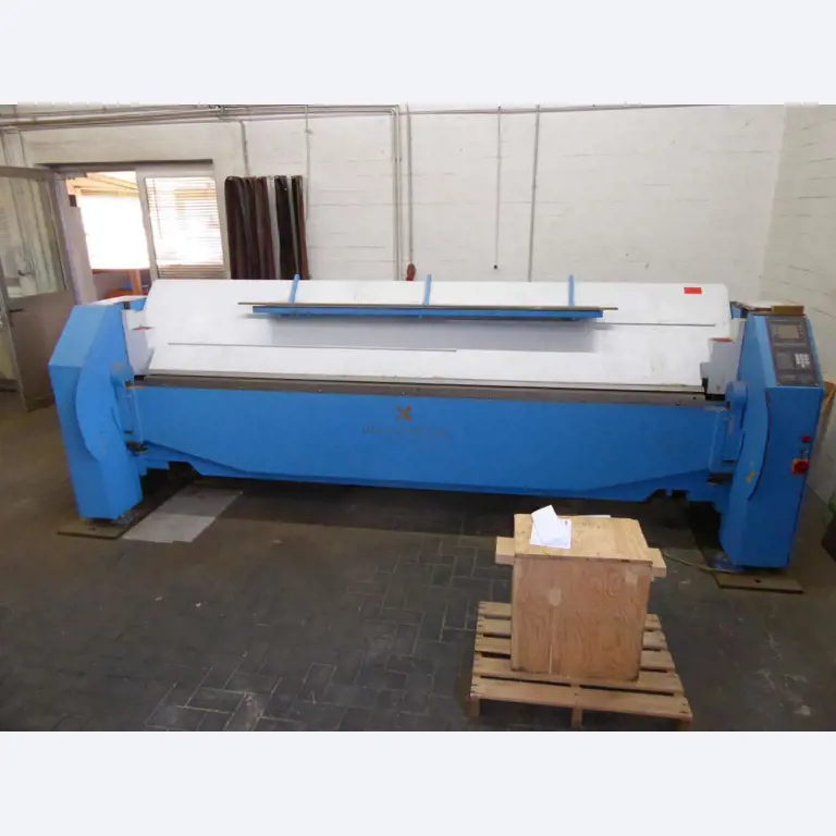 Máquinas para la fabricación de herrajes para muebles y juegos de puertas-10