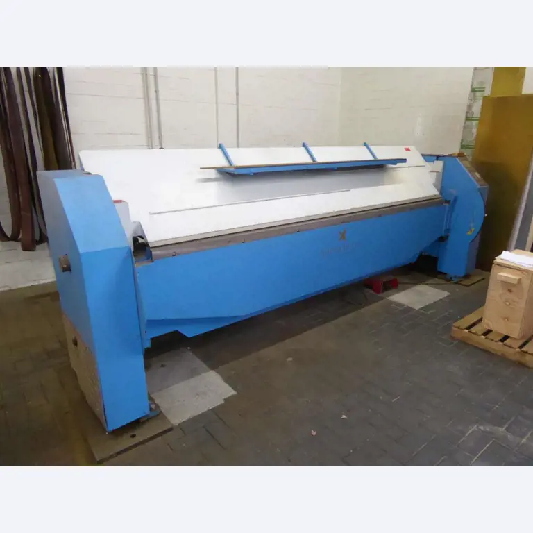 Máquinas para la fabricación de herrajes para muebles y juegos de puertas-1