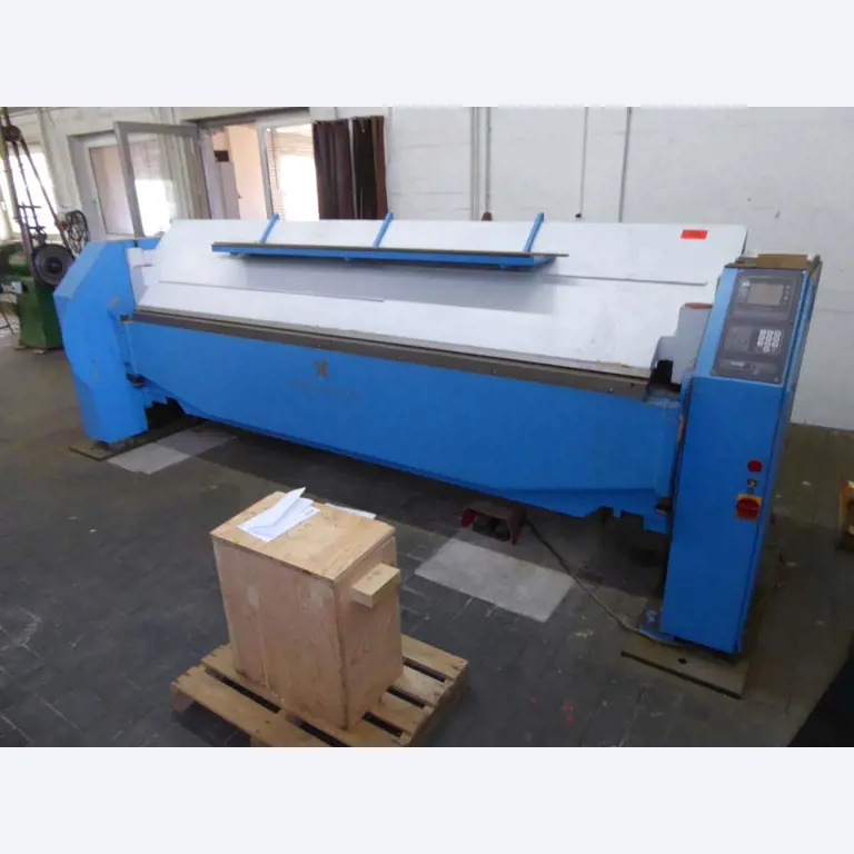 Máquinas para la fabricación de herrajes para muebles y juegos de puertas-2