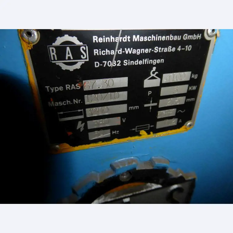 Máquinas para la fabricación de herrajes para muebles y juegos de puertas-3