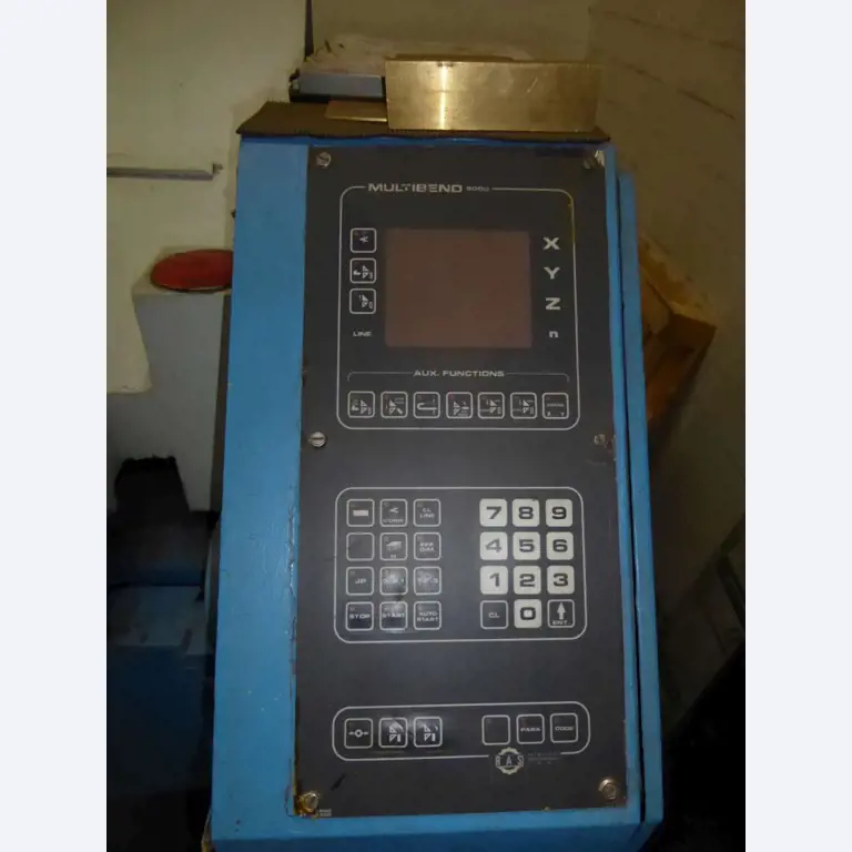 Máquinas para la fabricación de herrajes para muebles y juegos de puertas-5