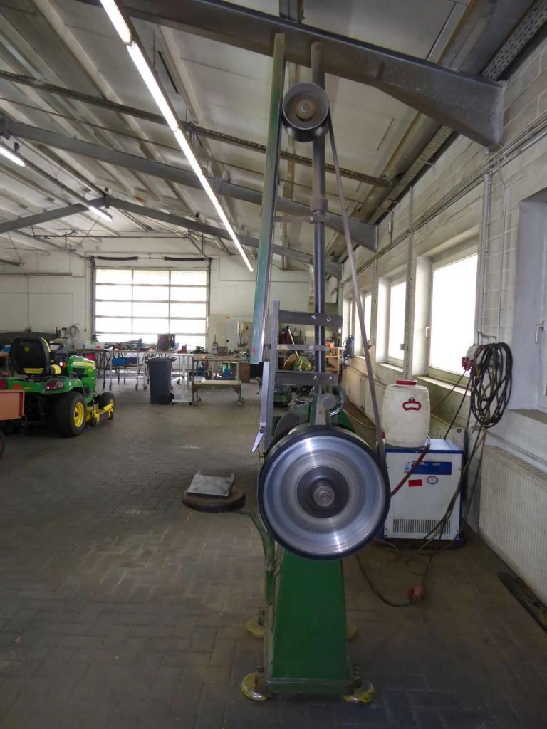 Máquinas para la fabricación de herrajes para muebles y juegos de puertas-4