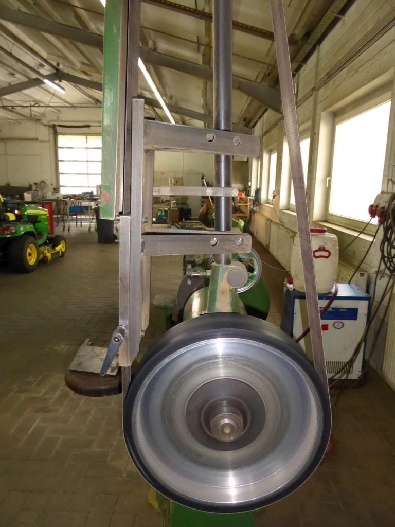 Máquinas para la fabricación de herrajes para muebles y juegos de puertas-5