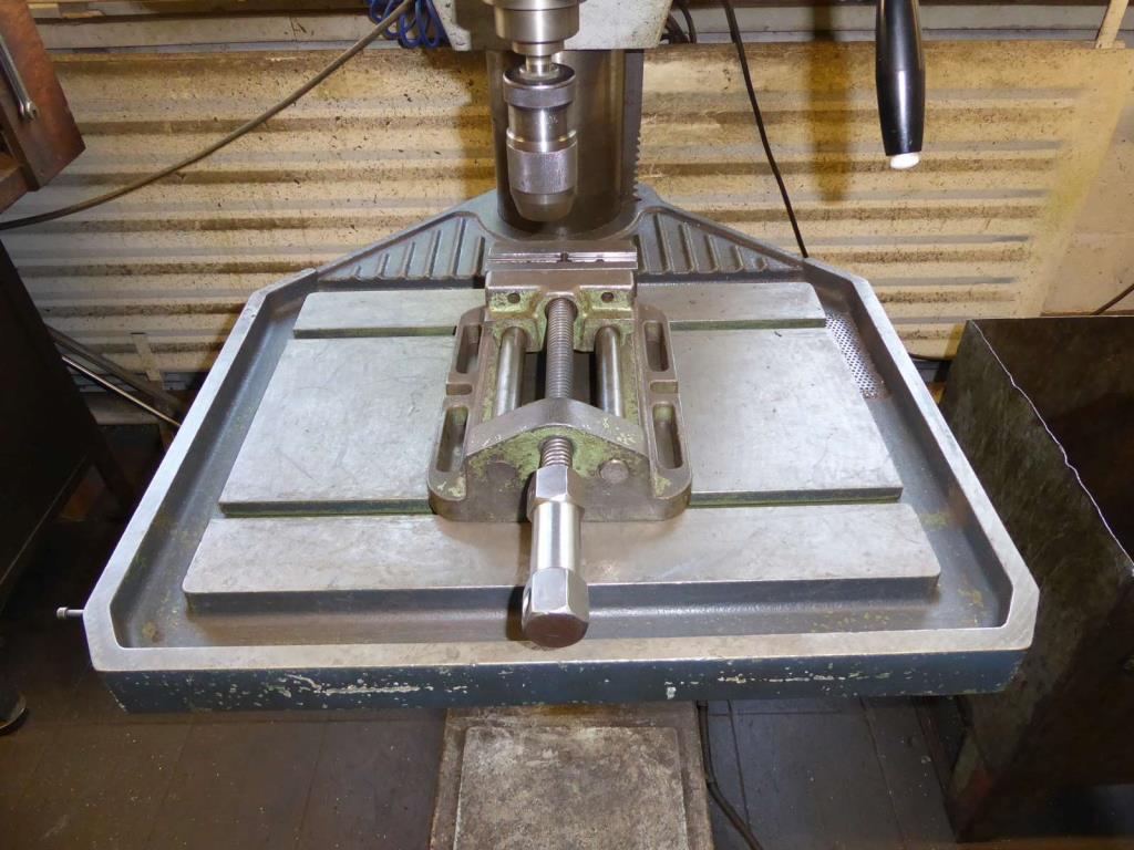 Maszyny do produkcji okuć meblowych i zestawów drzwiowych-10