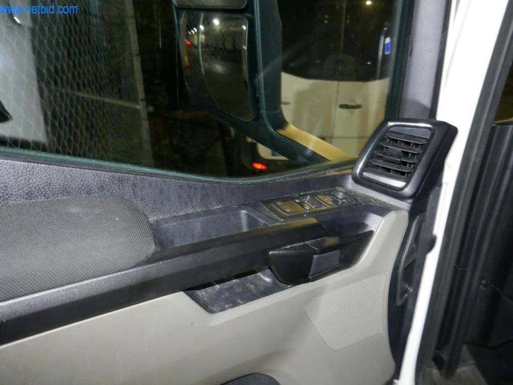 Pojazdy służbowe-13