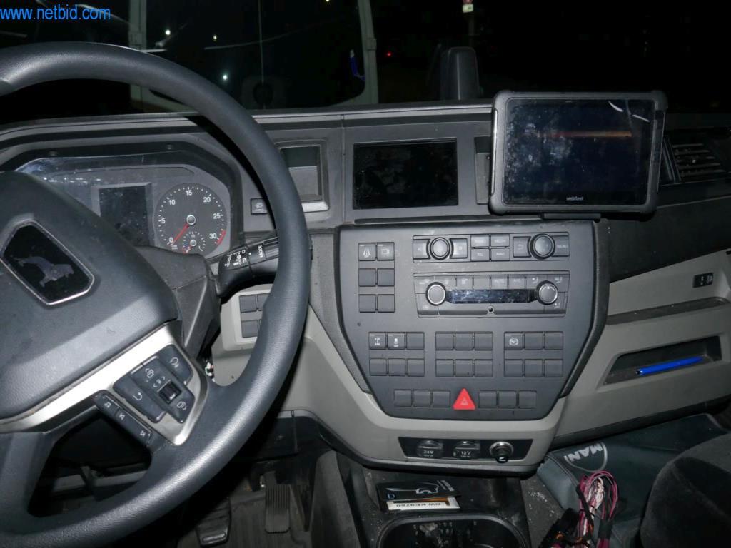 Pojazdy służbowe-3