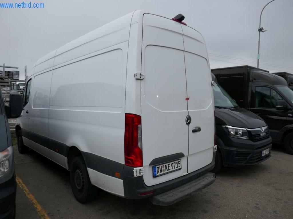 Pojazdy służbowe-11