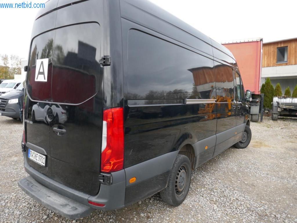 Pojazdy służbowe-3