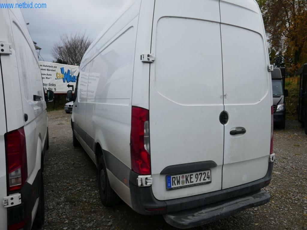 Pojazdy służbowe-3